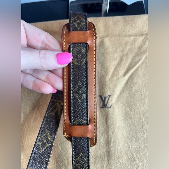 Vintage Louis Vuitton Crossbody - Picture 16 of 17